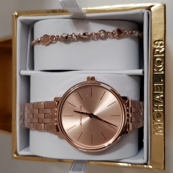 Michael Kors Ladies Pyper Watch And Bracelet Gift Set - Picture 1 of 9